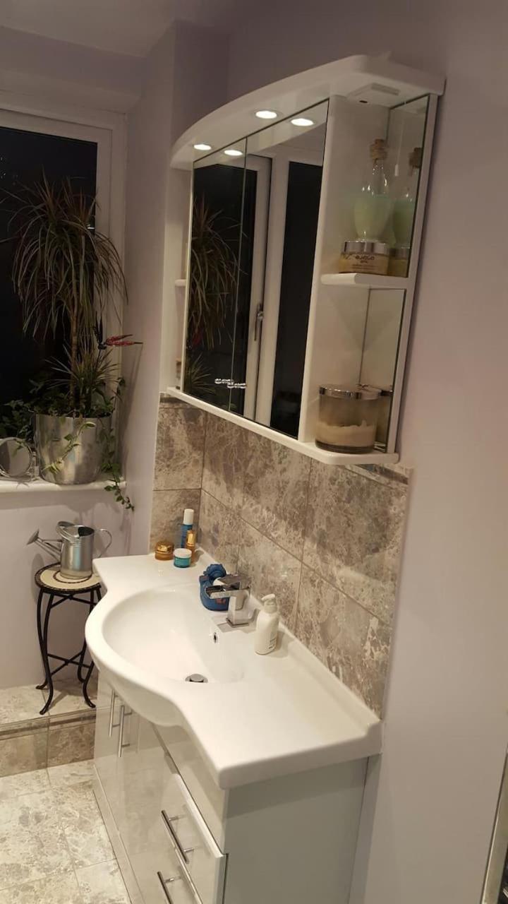 Stayinwoking At 30 Woodlands Horsell Ngoại thất bức ảnh