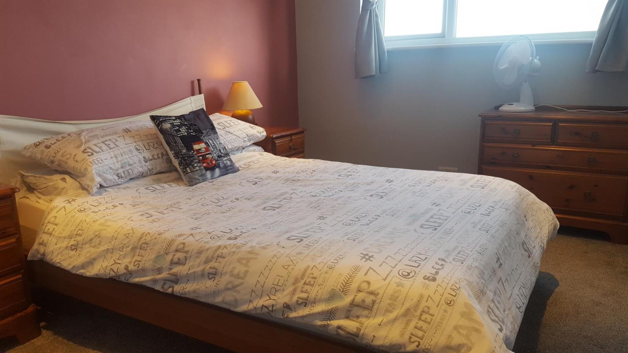 Stayinwoking At 30 Woodlands Horsell Ngoại thất bức ảnh